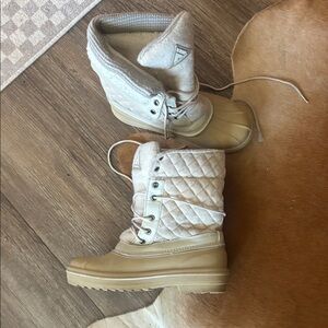 Winter boots - Quilted and lined - to repel water and snow